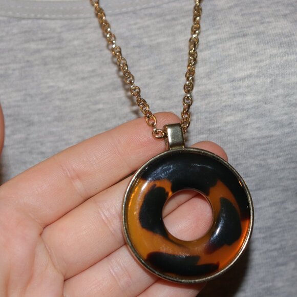 Beautiful gold, brown and black circle pendant necklace by George 30" - Picture 4 of 6